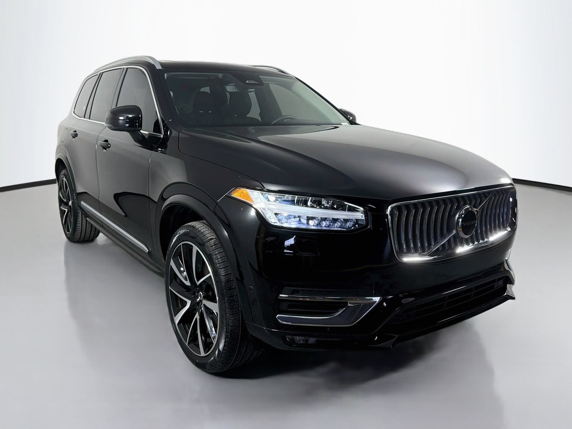 Certified 2024 Volvo XC90 B5 Plus w/ Protection Package Premier AWD/4WD image 3