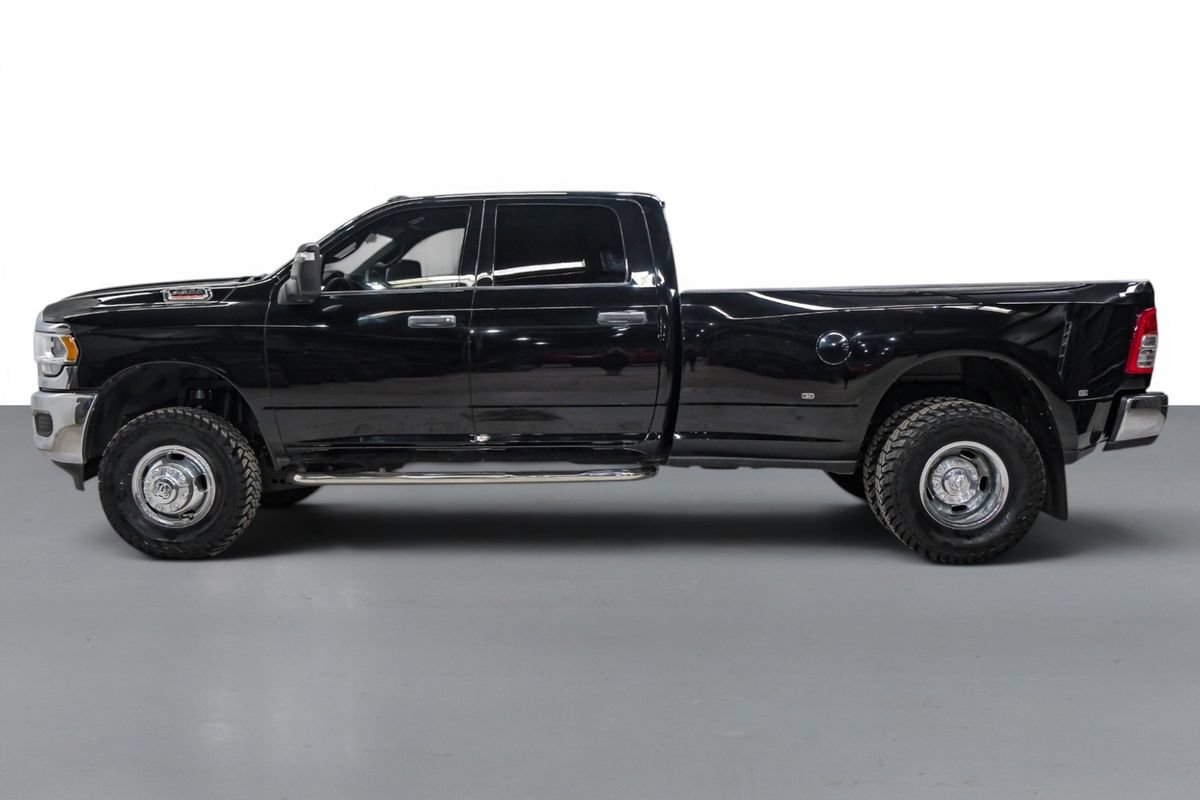 Used 2024 RAM 3500 Tradesman w/ Chrome Appearance Group AWD/4WD image 9