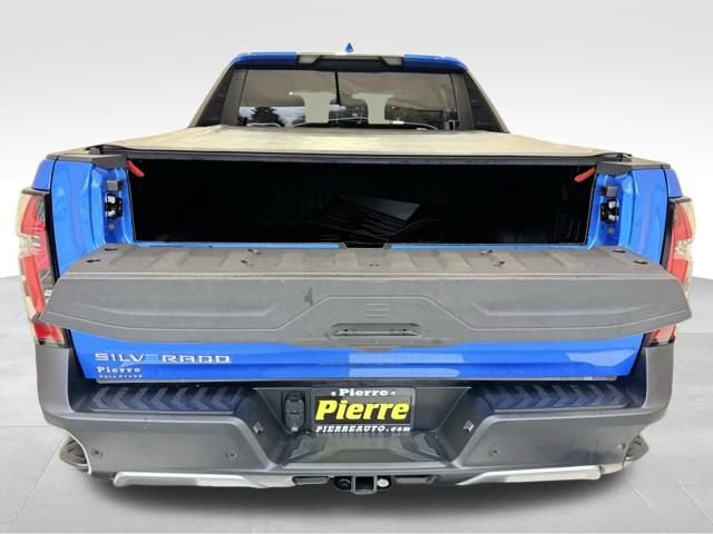 Used 2025 Chevrolet Silverado EV LT image 4