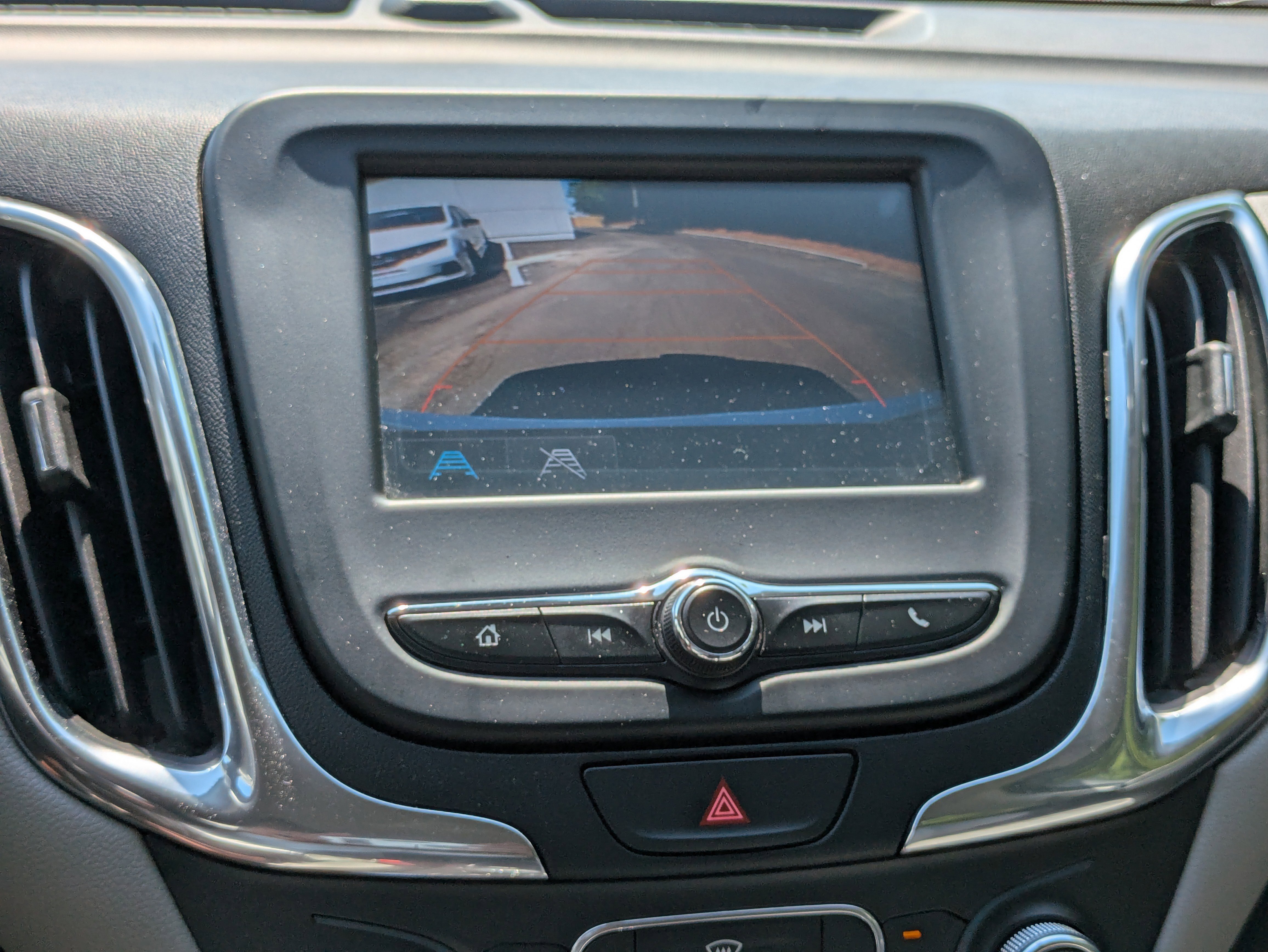 Used 2018 Chevrolet Equinox LS FWD image 26