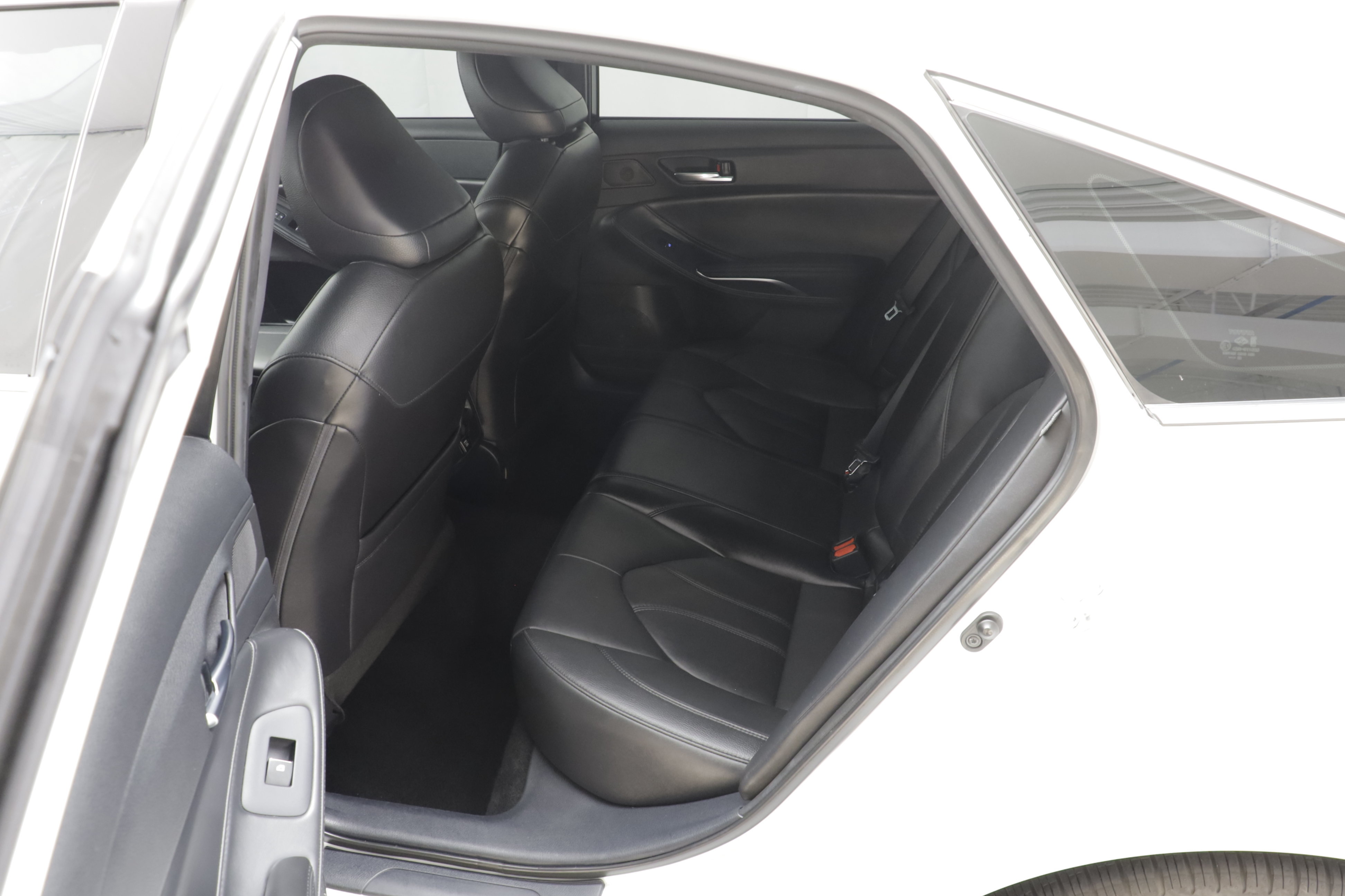 Used 2022 Toyota Avalon XLE FWD image 14