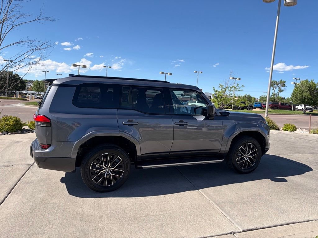 Used 2026 Lexus GX 550 w/ Accessory Package (2T) AWD/4WD image 8
