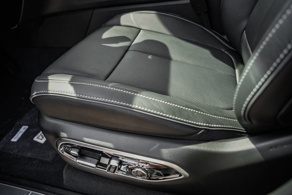 New 2025 Jeep Grand Cherokee Overland w/ Adv Protech Group III image 35