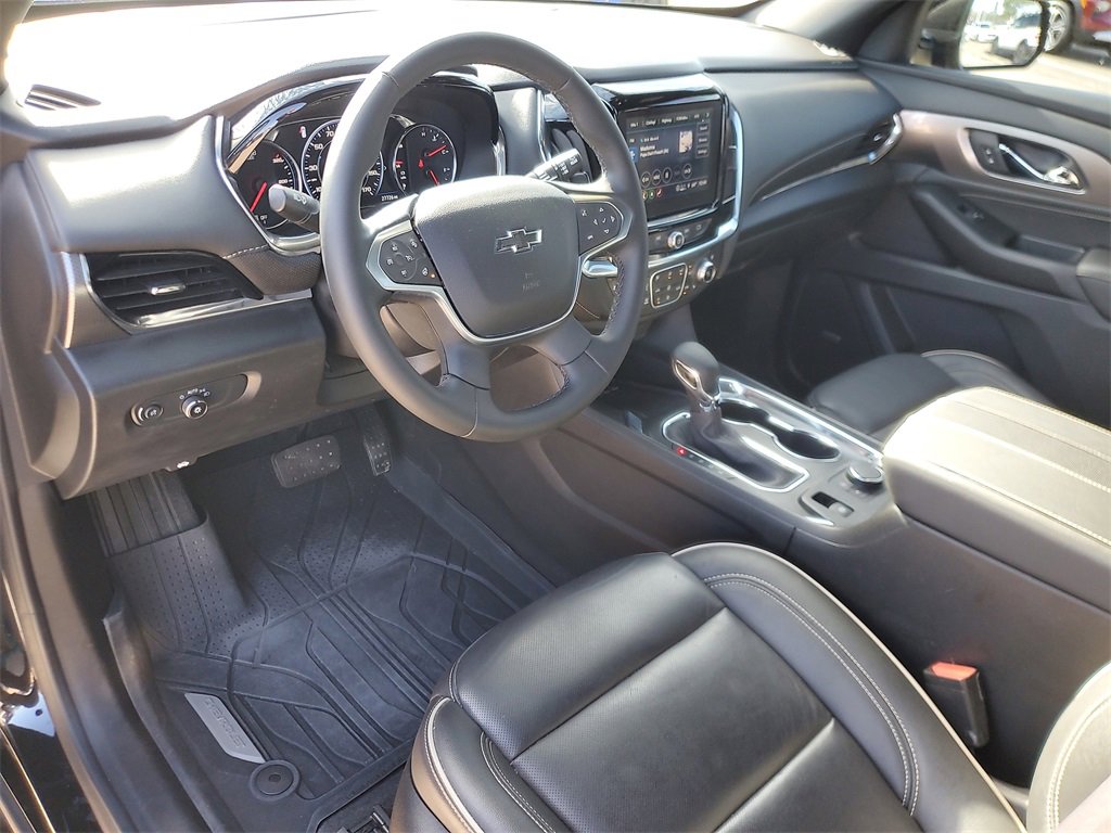 Used 2023 Chevrolet Traverse Premier w/ Redline Edition image 18