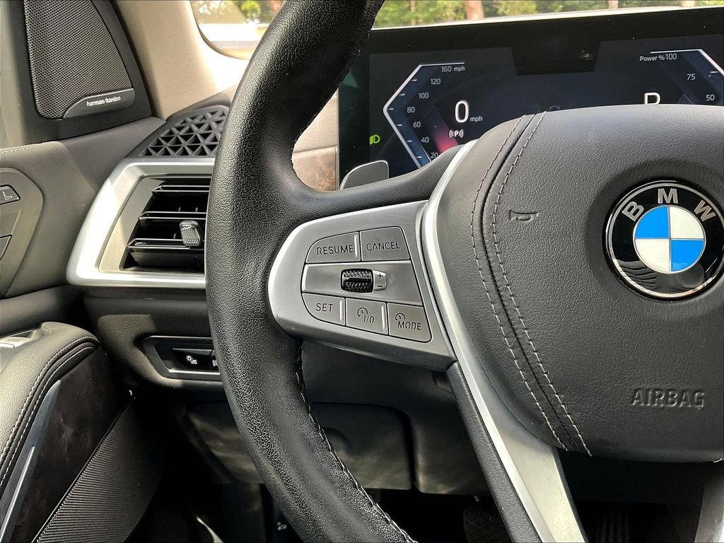 Used 2024 BMW X7 xDrive40i w/ Premium Package AWD/4WD image 11