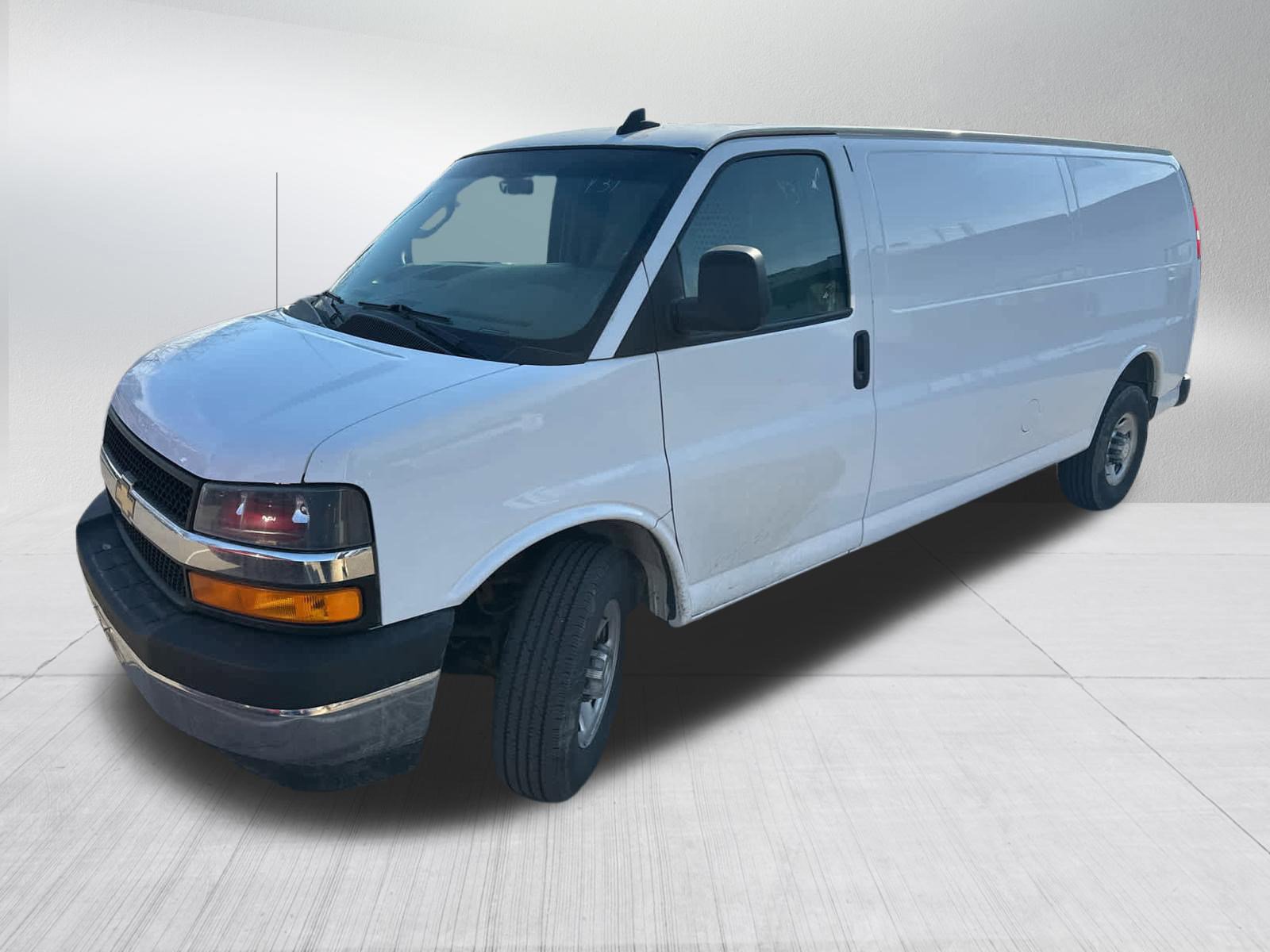 Used 2022 Chevrolet Express 2500 Extended w/ Driver Convenience Package image 11
