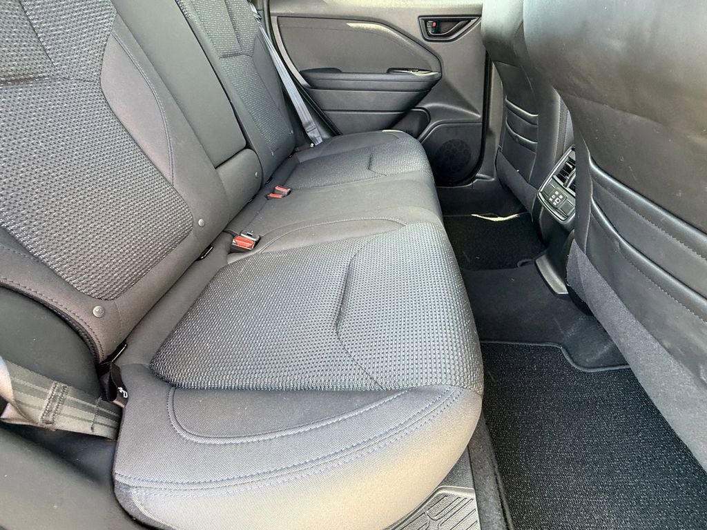 Used 2025 Subaru Forester Premium AWD/4WD image 11