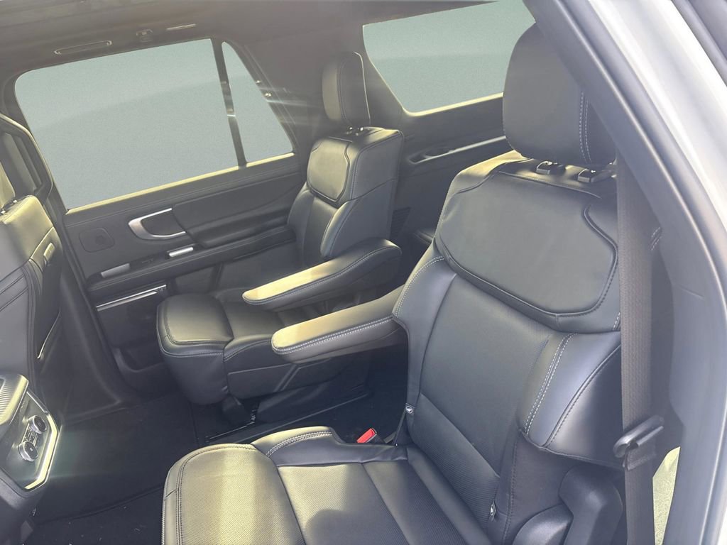 New 2025 Ford Expedition Max Platinum w/ Stealth Performance Package image 11