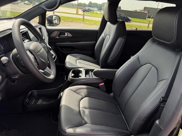 New 2027 Chrysler Pacifica LX FWD image 12