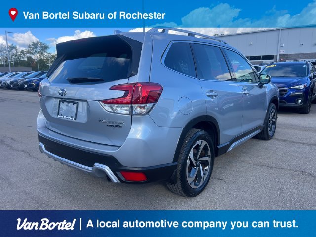 Used 2023 Subaru Forester Touring AWD/4WD image 6