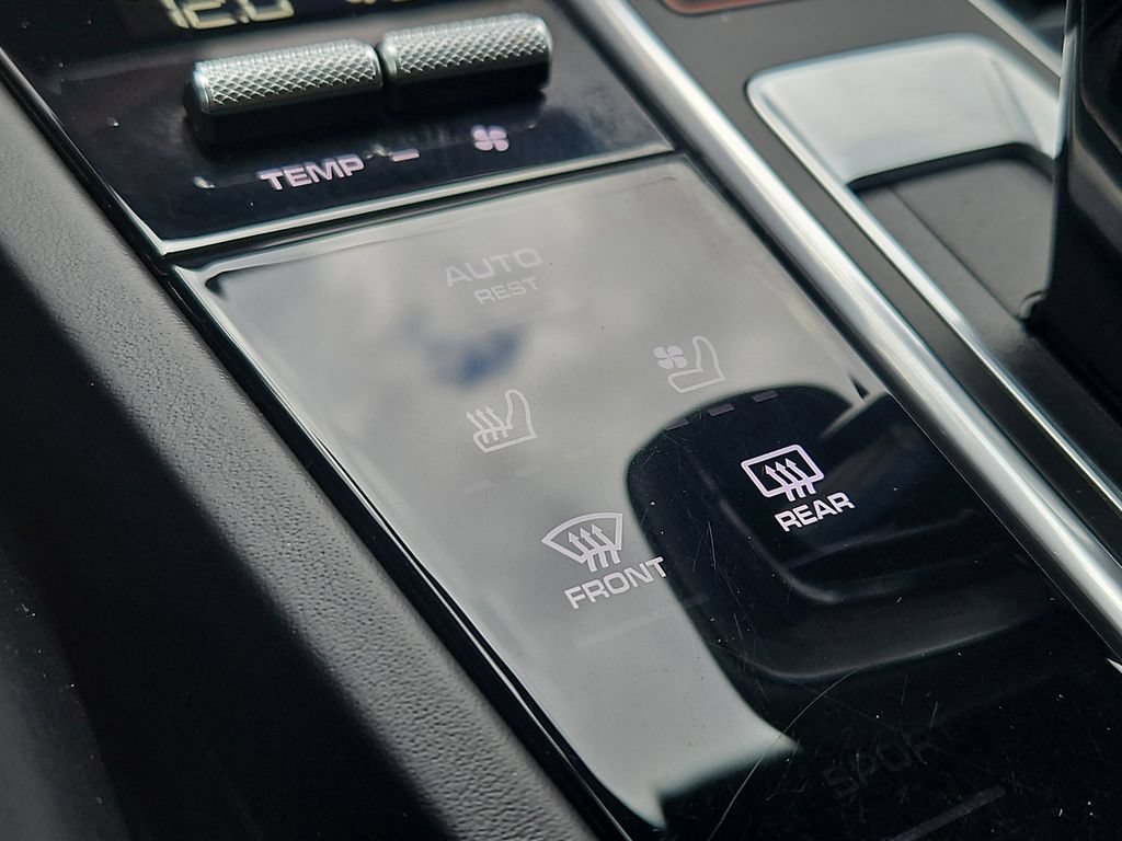 Certified 2021 Porsche Cayenne GTS AWD/4WD image 25