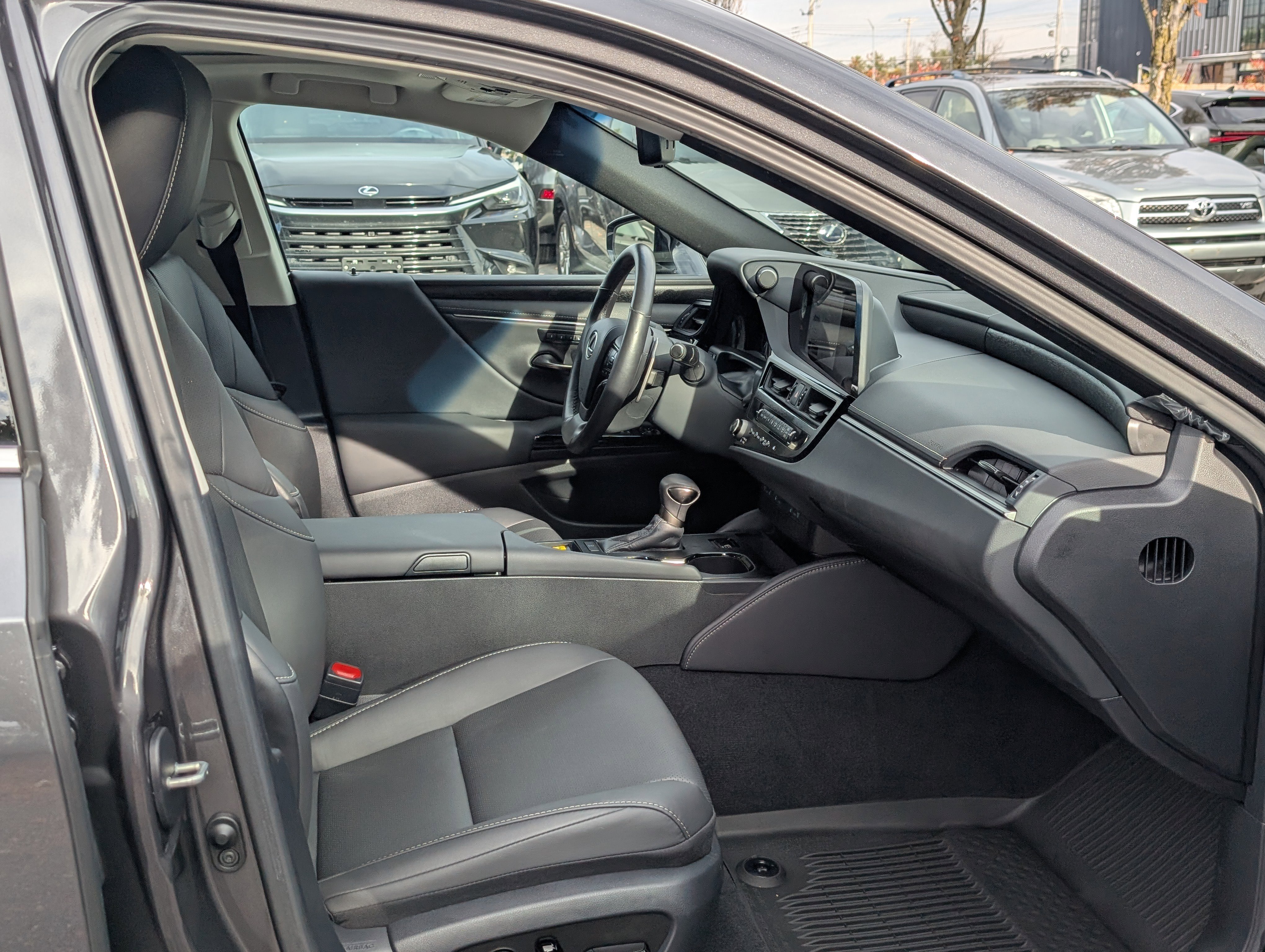 Certified 2025 Lexus ES 350 w/ Premium Package image 11