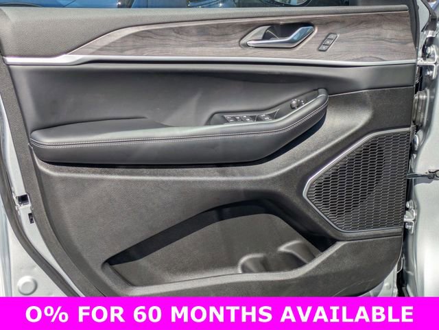 New 2025 Jeep Grand Cherokee Limited w/ Luxury Tech Group II image 12