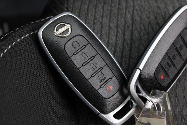 Certified 2025 Nissan Rogue SV image 29