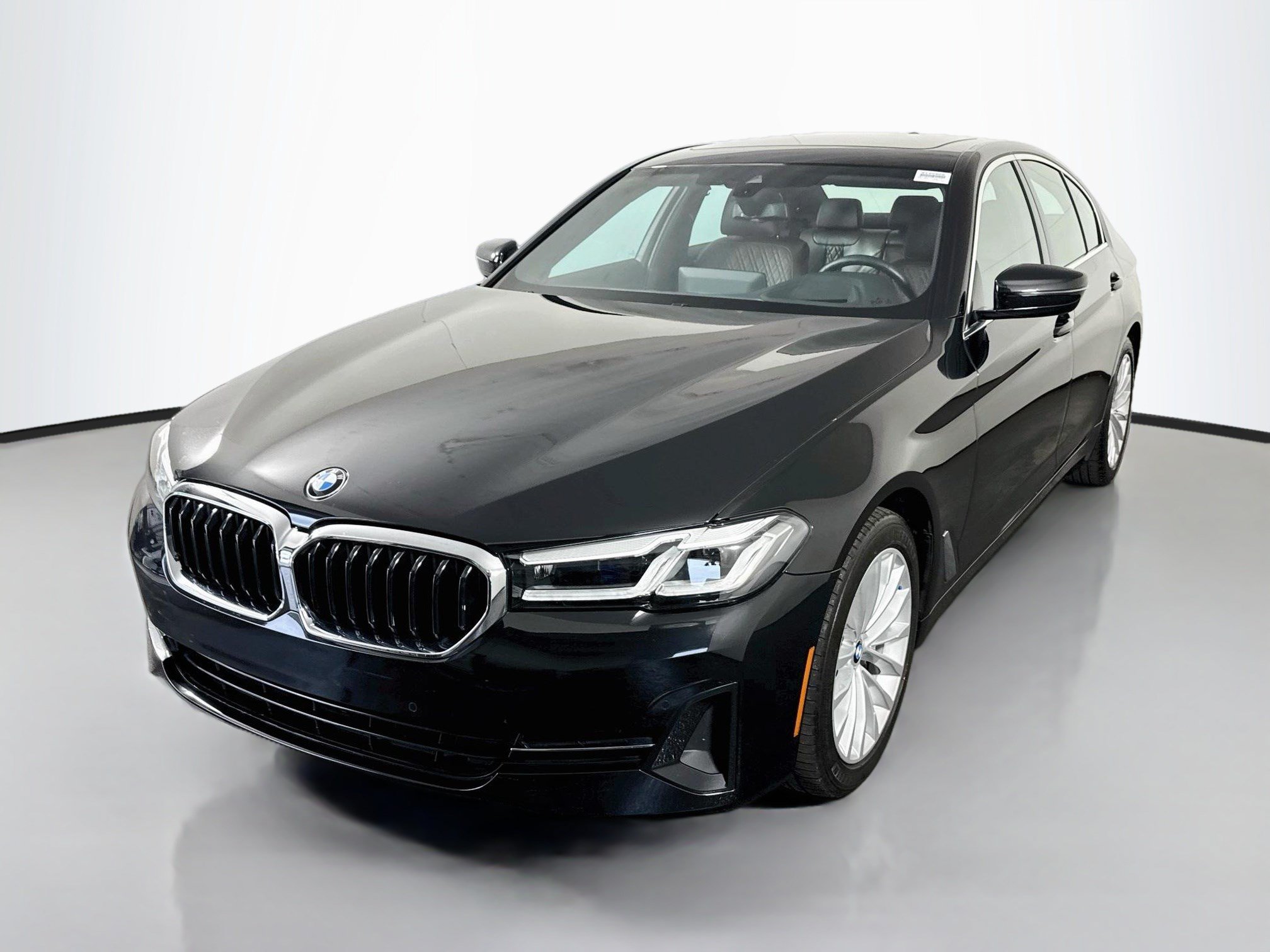 Used 2023 BMW 530i xDrive w/ Premium Package AWD/4WD image 4