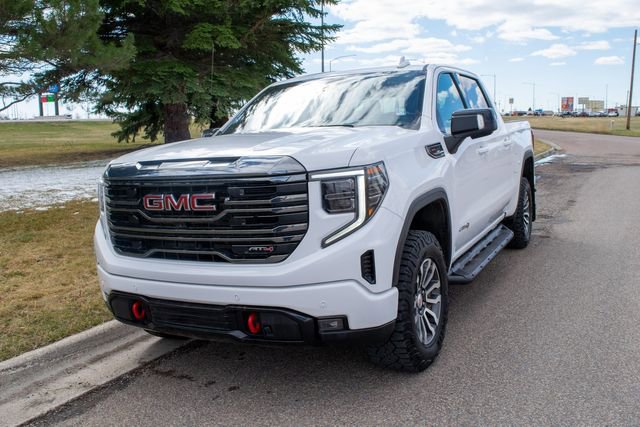 Used 2023 GMC Sierra 1500 AT4 image 1