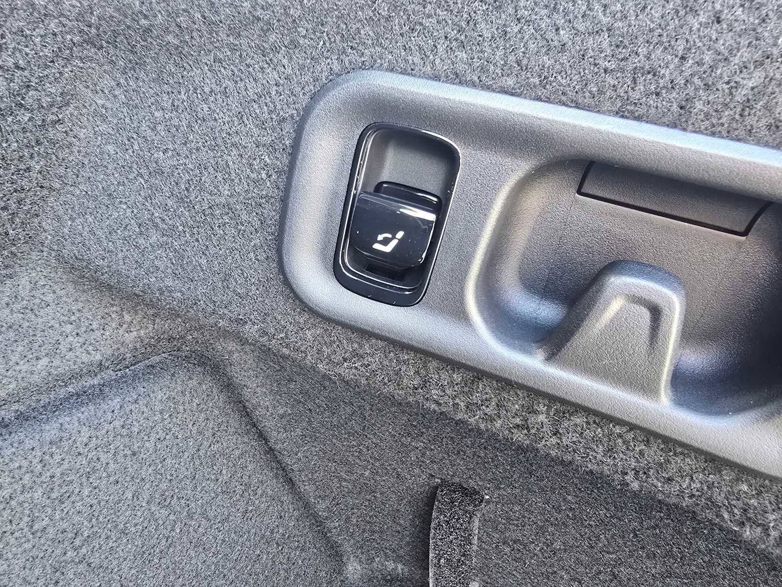 New 2026 Mercedes-Benz E 53 AMG e 4MATIC Sedan image 16