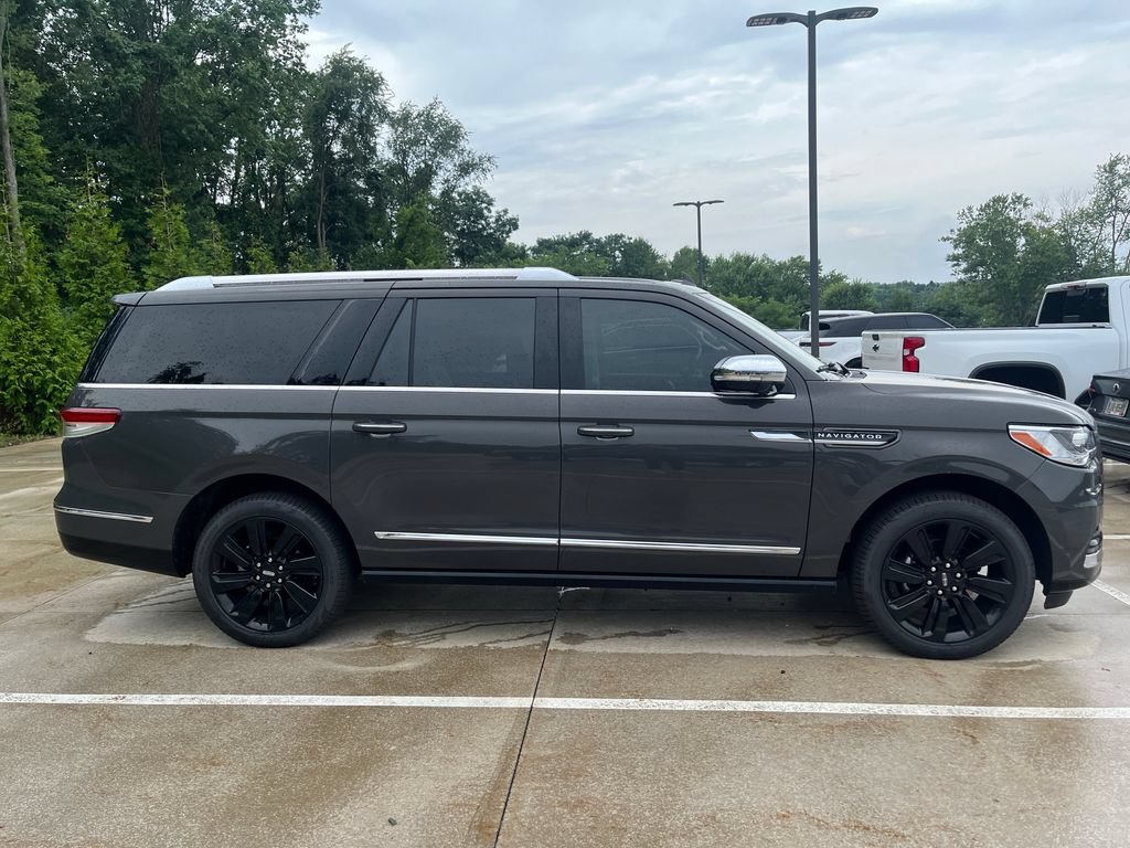 Used 2023 Lincoln Navigator L Black Label AWD/4WD image 6