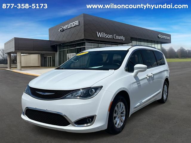 Used 2018 Chrysler Pacifica Touring-L FWD image 1