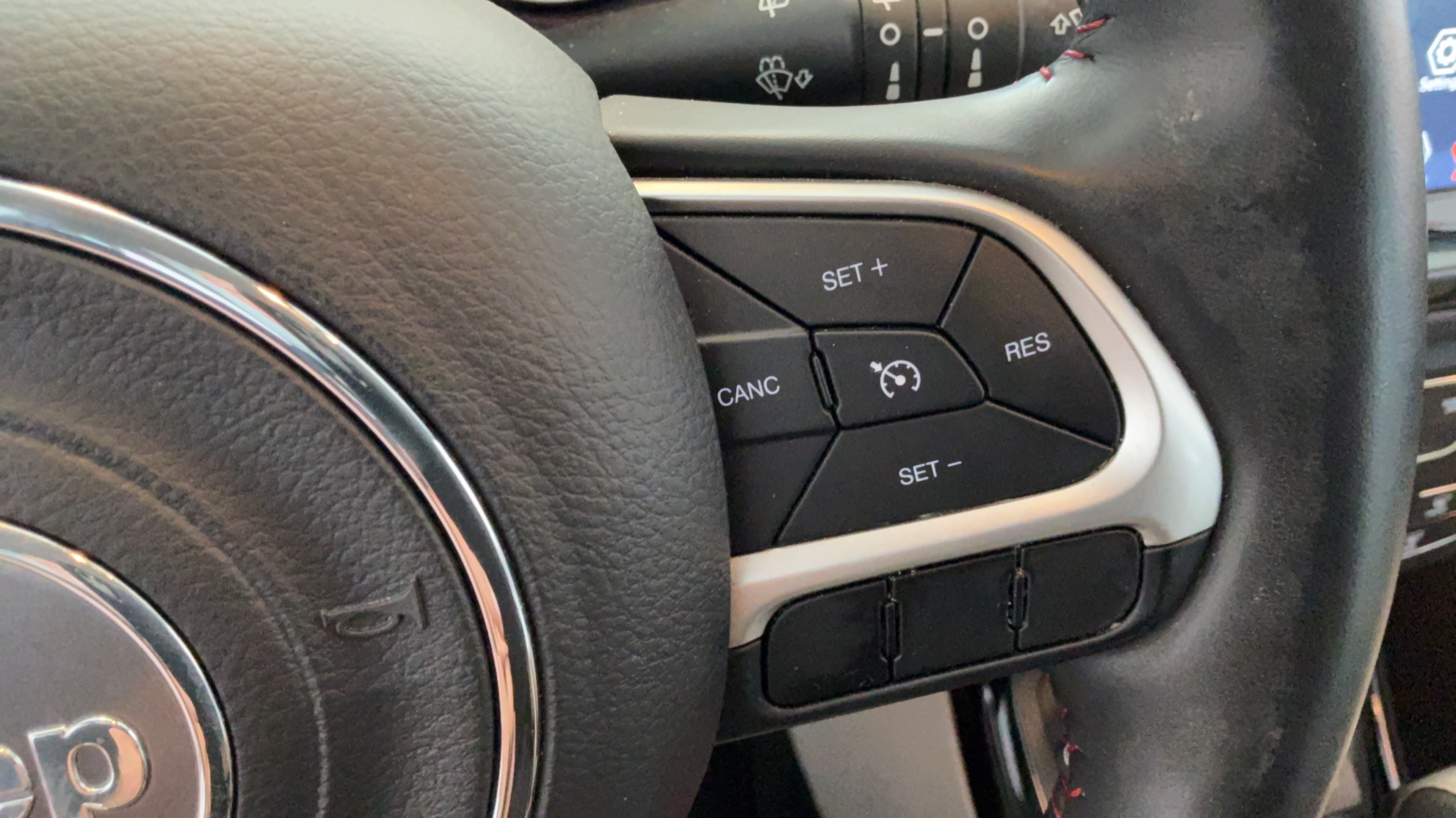 Used 2018 Jeep Compass Limited AWD/4WD image 13