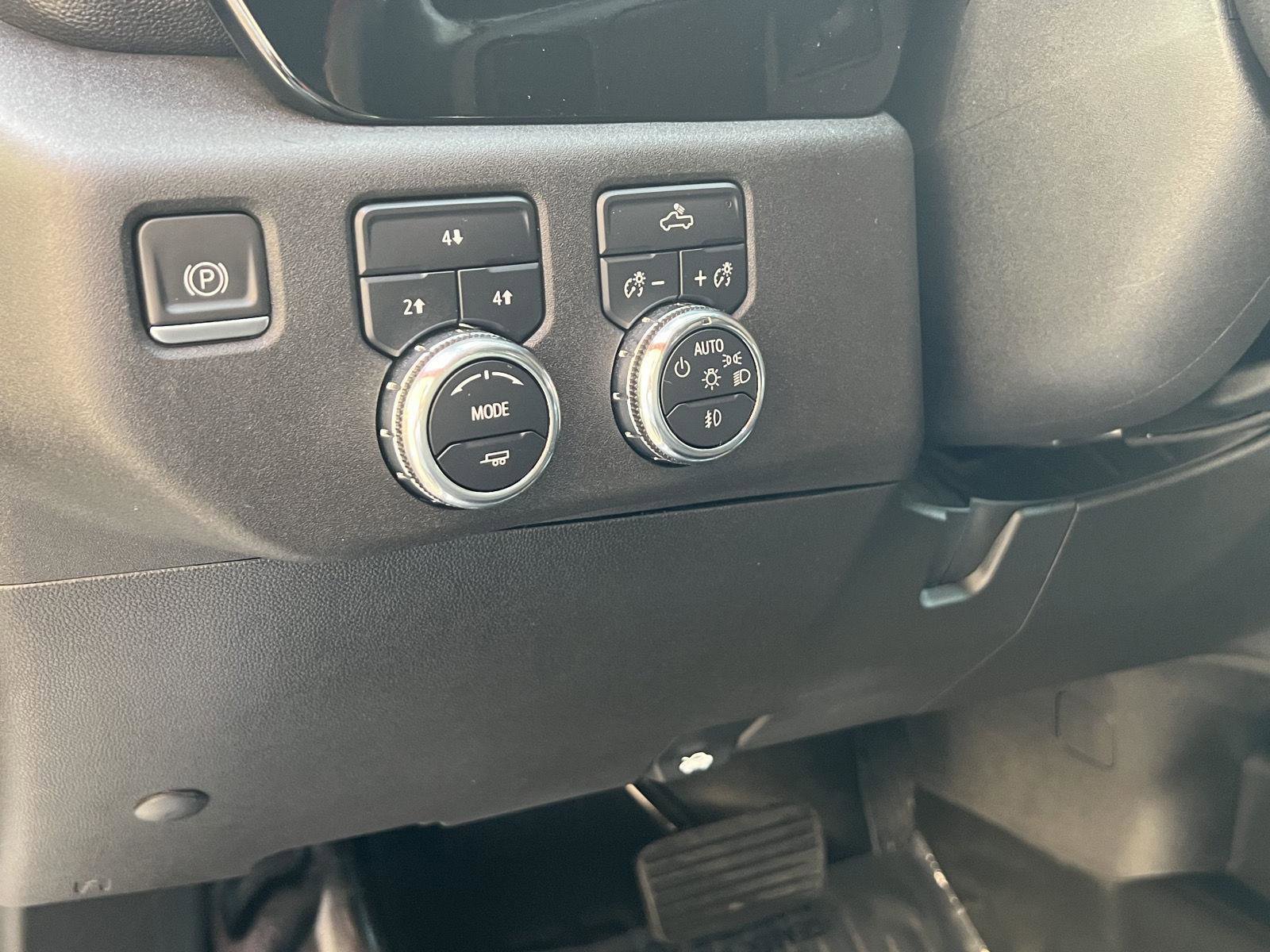 Used 2024 GMC Sierra 2500 SLE image 33