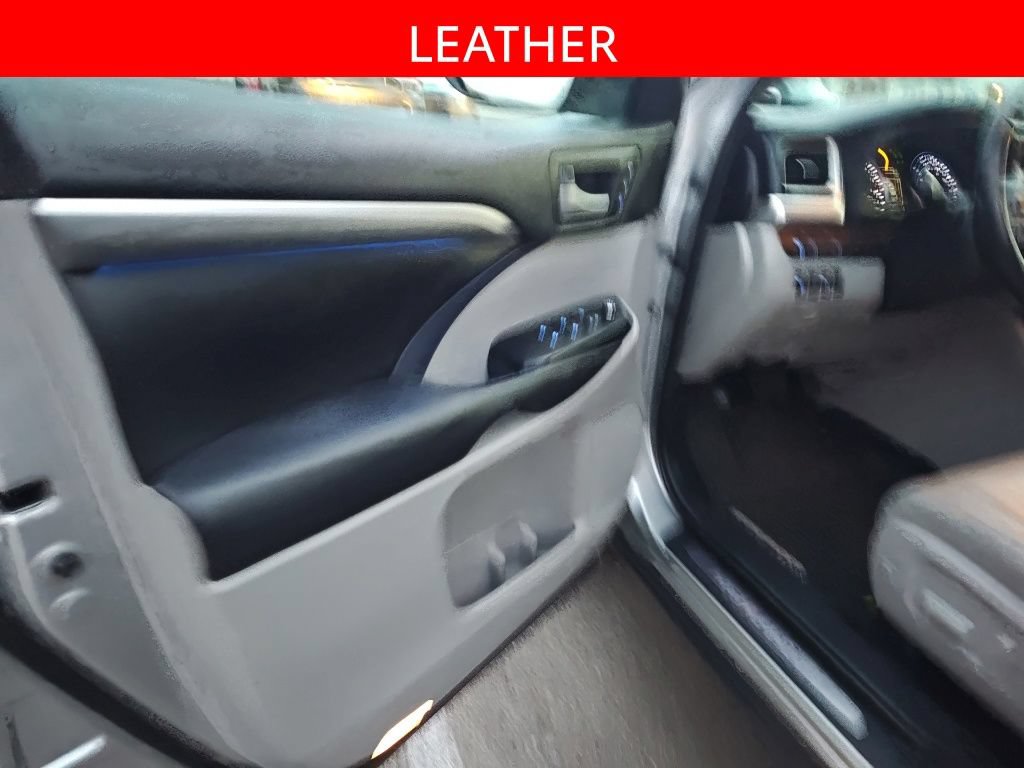 Used 2018 Toyota Highlander Limited AWD/4WD image 5