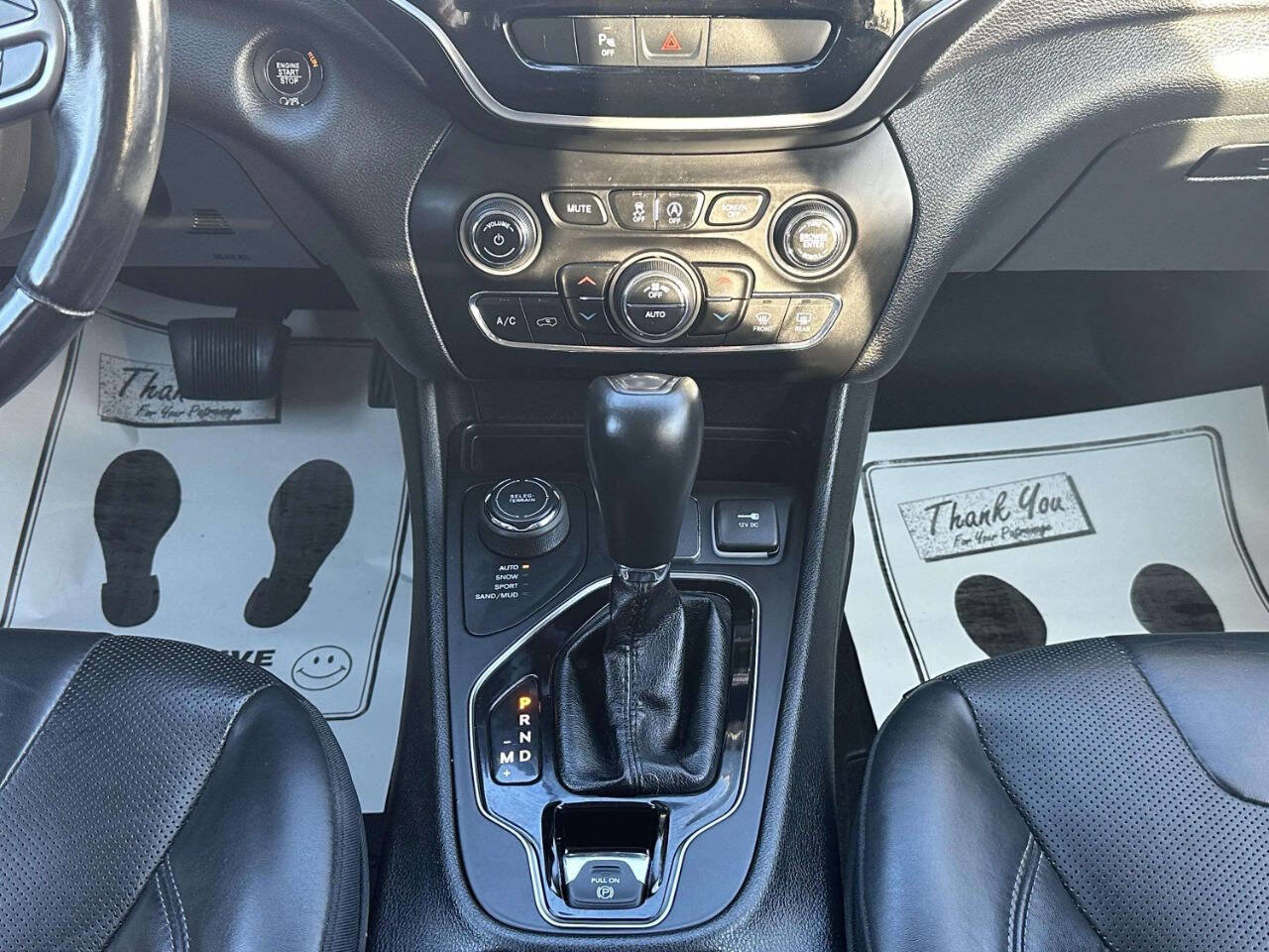 Used 2019 Jeep Cherokee Limited image 25