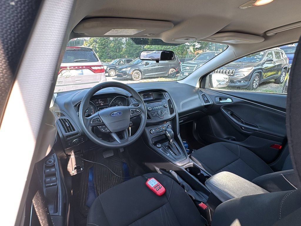 Used 2017 Ford Focus SE FWD image 13