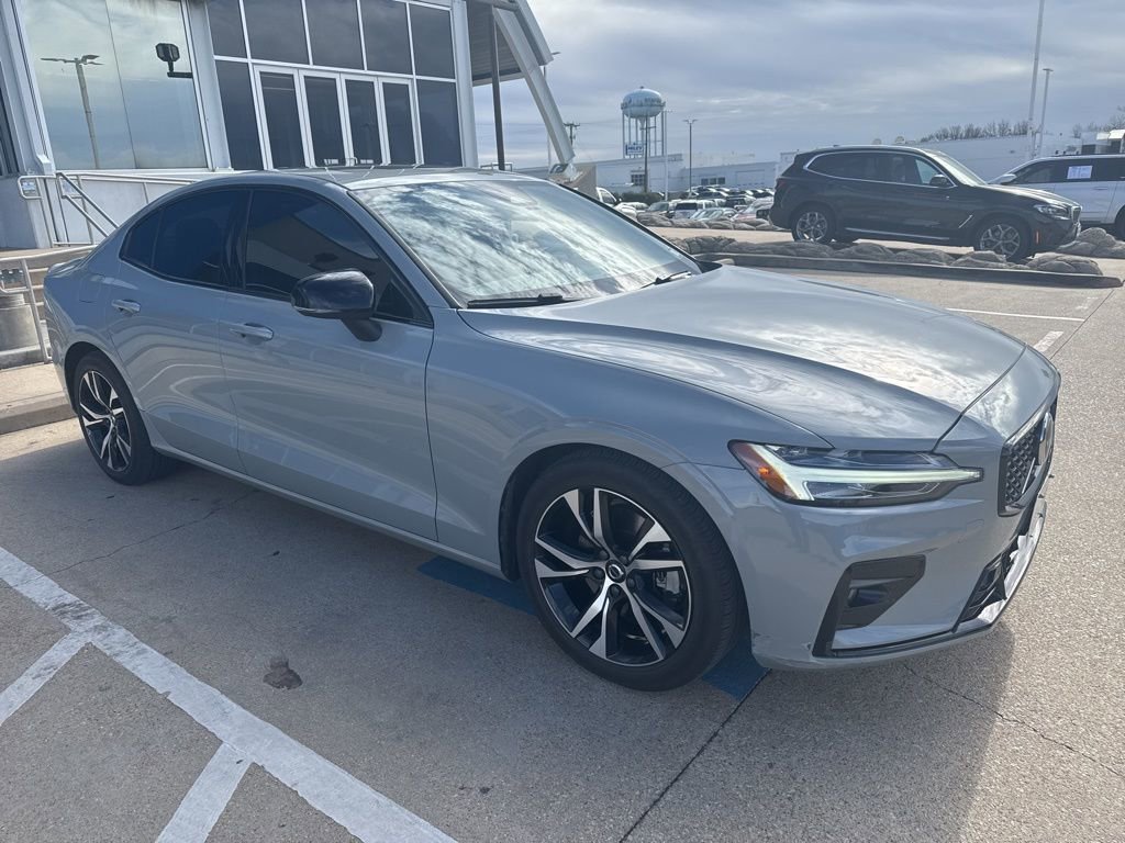 Used 2024 Volvo S60 B5 Core image 3