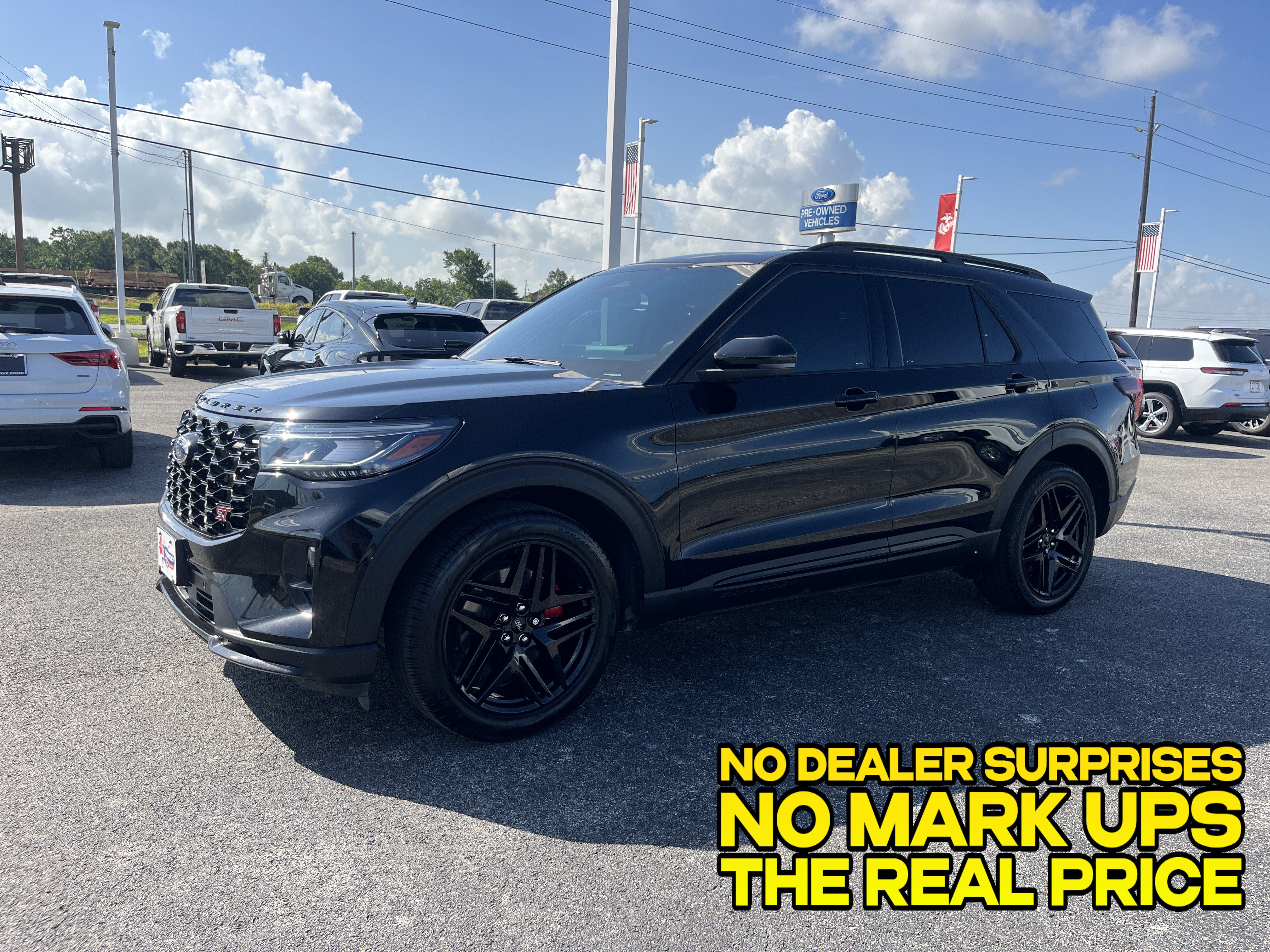Used 2025 Ford Explorer ST AWD/4WD image 7