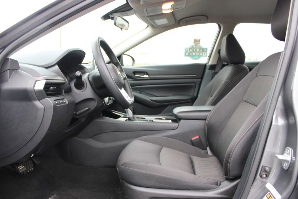 Used 2024 Nissan Altima 2.5 SV FWD image 19