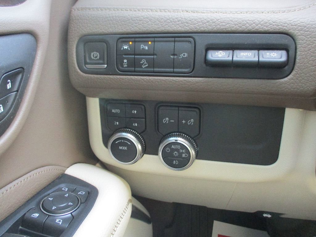 Used 2021 GMC Yukon XL Denali image 16