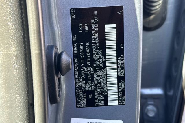 Used 2022 Toyota Highlander XLE AWD/4WD image 39