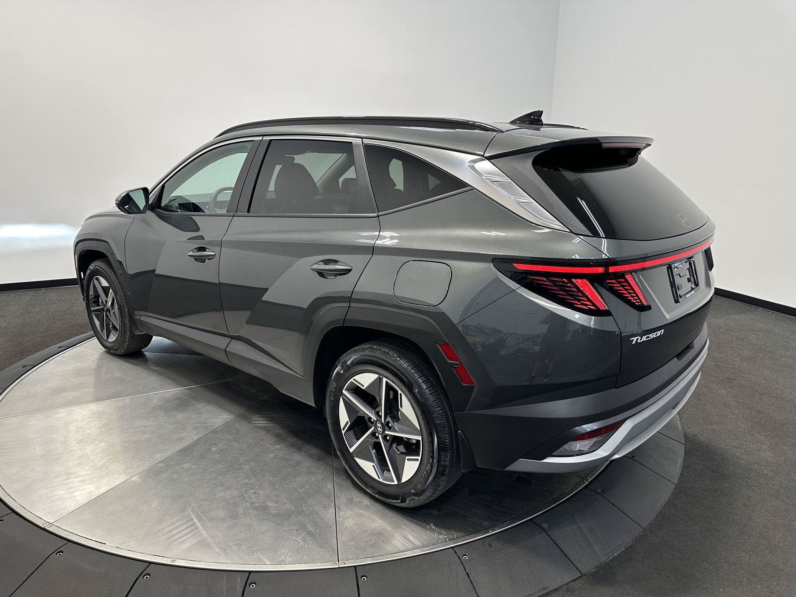 Certified 2025 Hyundai Tucson SEL AWD/4WD image 5