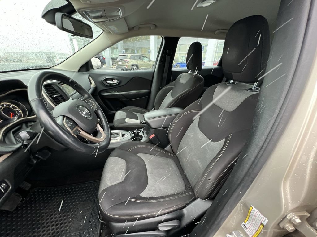 Used 2015 Jeep Cherokee Sport w/ Cold Weather Group image 19