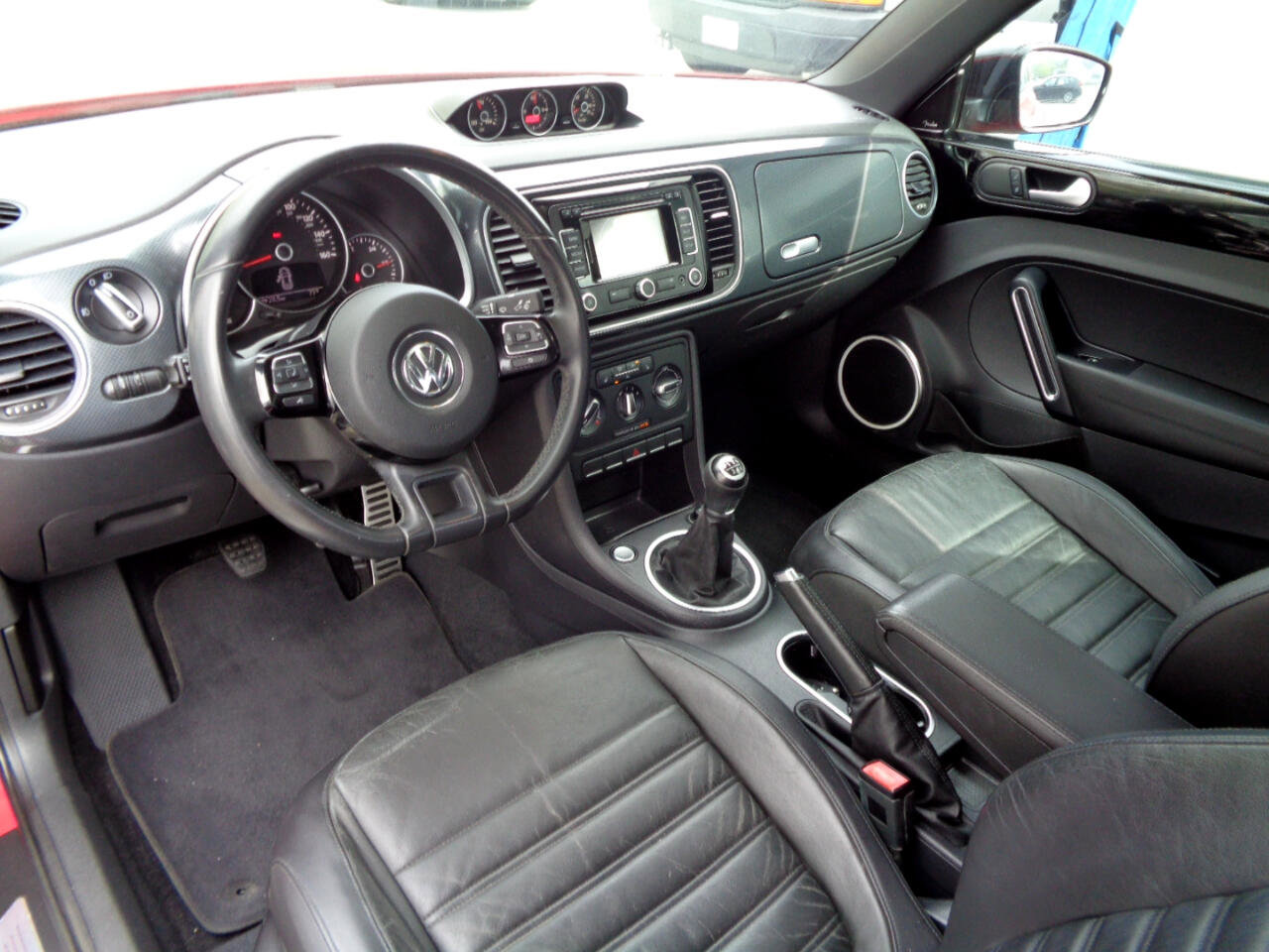 Used 2012 Volkswagen Beetle 2.0T image 5