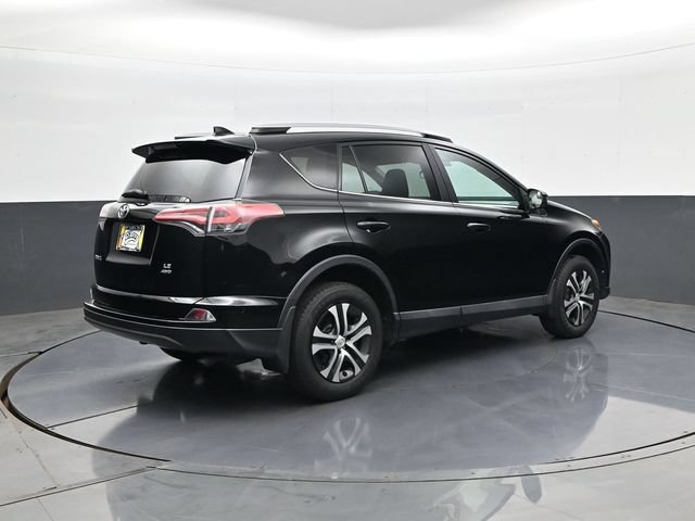 Used 2016 Toyota RAV4 LE AWD/4WD image 5
