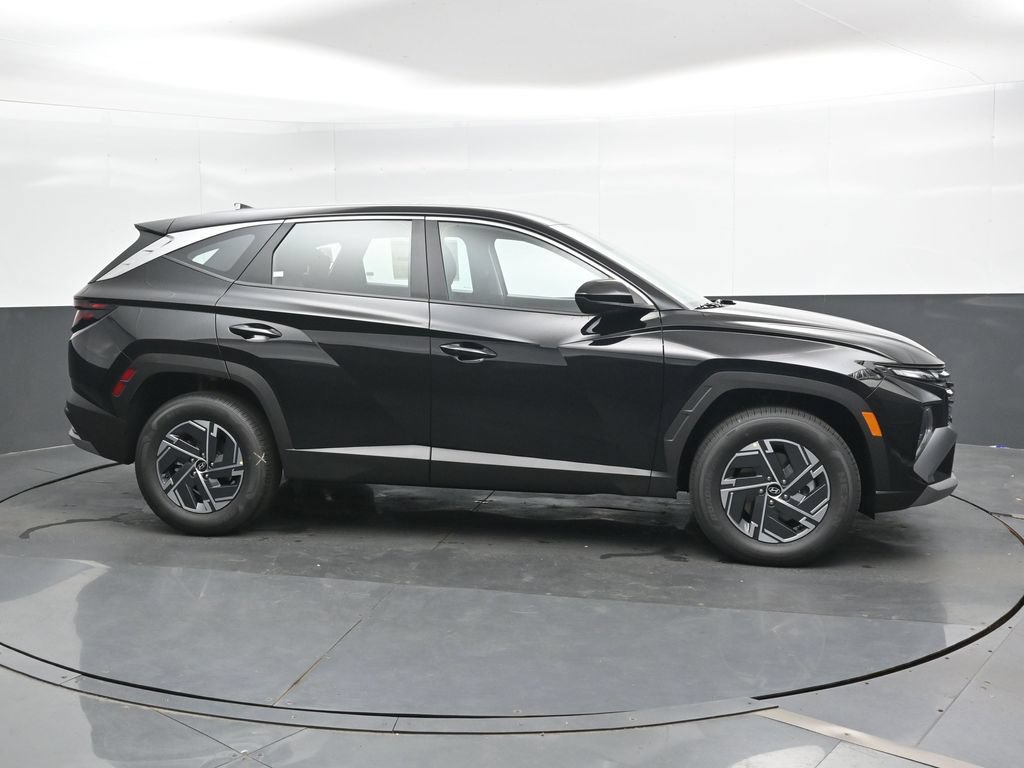 New 2026 Hyundai Tucson Blue SE AWD/4WD image 3
