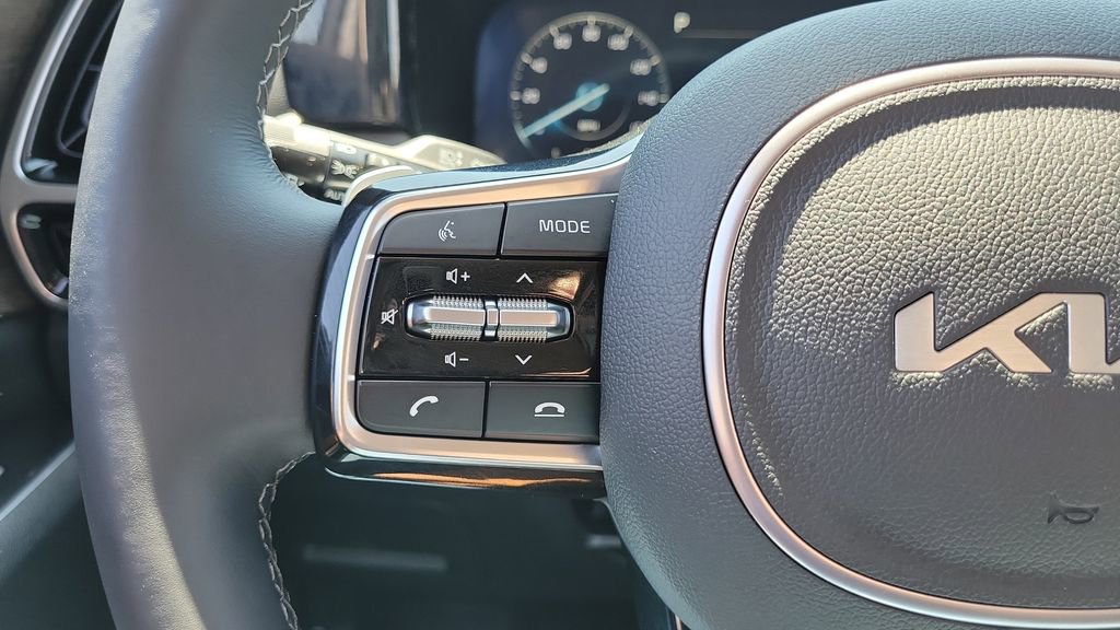 Used 2023 Kia Sorento SX Prestige image 21