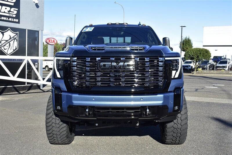 Used 2025 GMC Sierra 3500 Denali Ultimate image 8