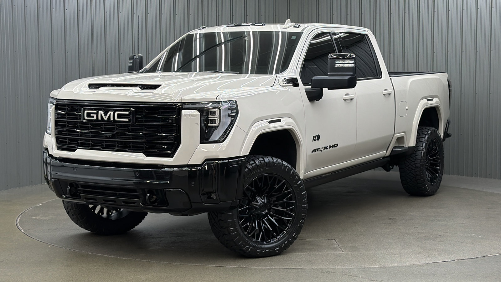 Used 2026 GMC Sierra 2500 AT4X w/ LPO, Black Badging Package