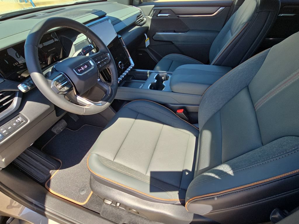 New 2026 GMC Acadia AT4 w/ Luxury Package AWD/4WD image 17