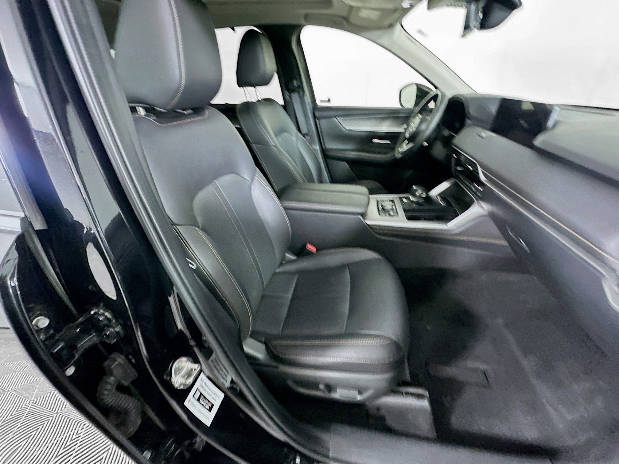 Used 2025 MAZDA CX-90 3.3 Turbo w/ Premium Sport Pkg image 33