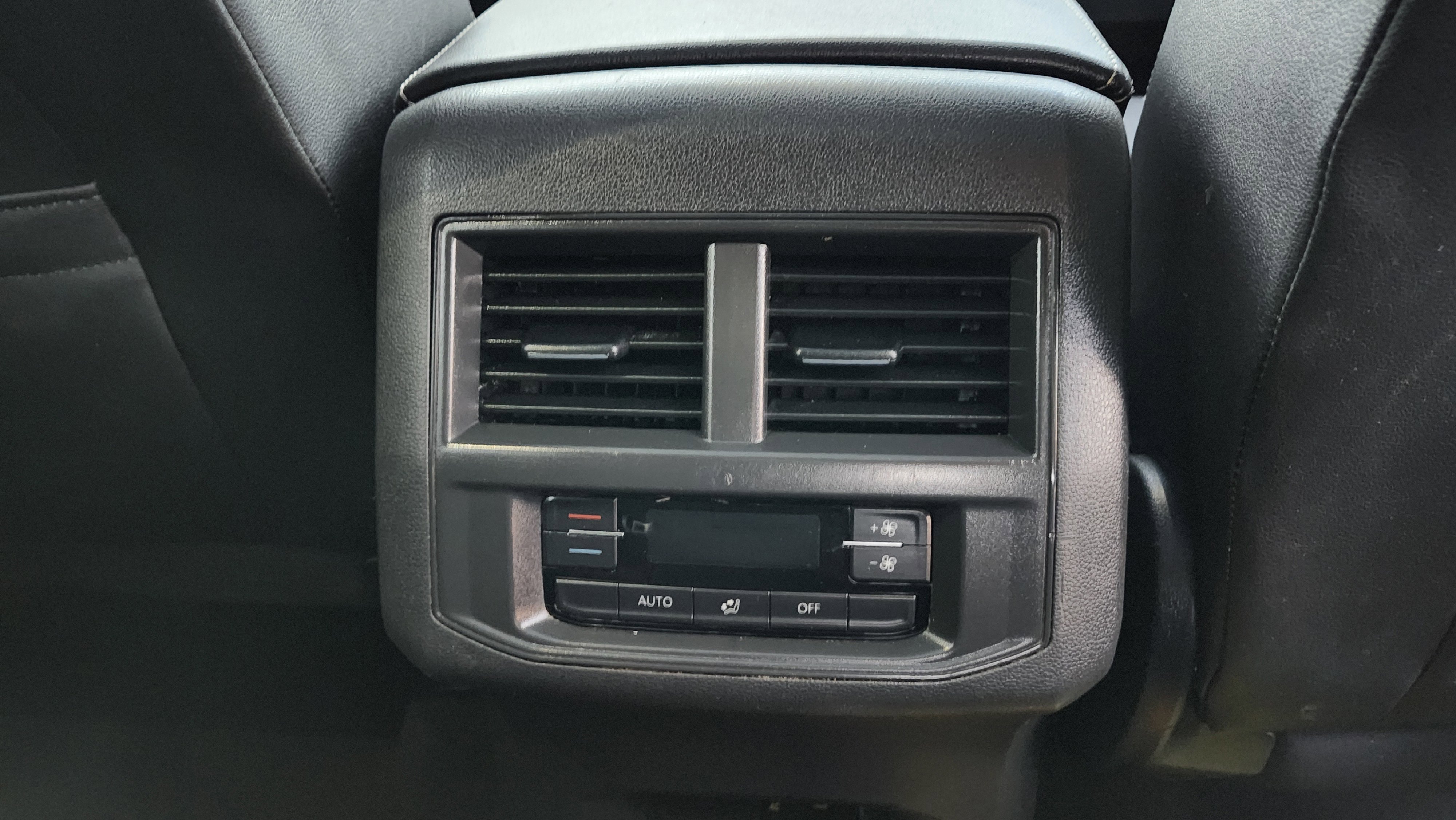 Used 2021 Volkswagen Atlas SE w/ Panoramic Sunroof Package image 21