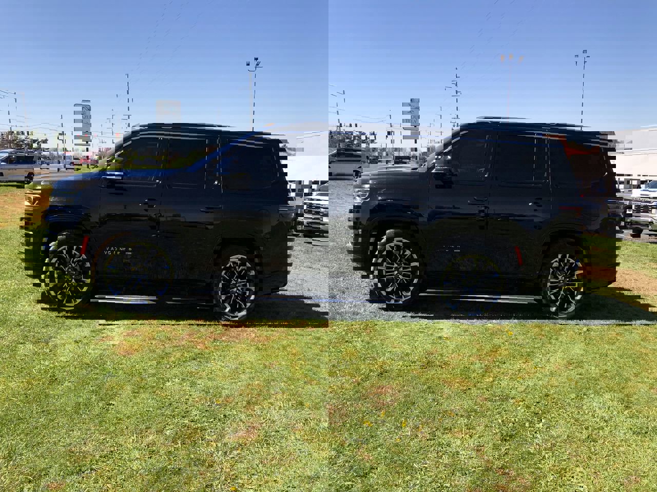 Used 2024 Jeep Wagoneer Series III w/ Premium Group I image 3