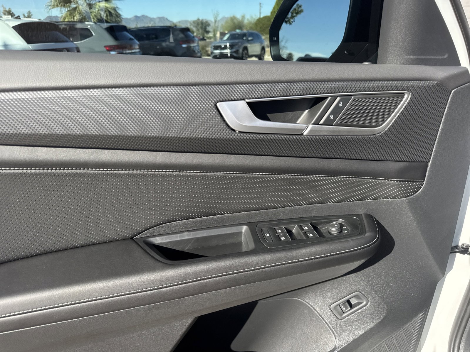 New 2026 Volkswagen Atlas Cross Sport SEL R-Line image 13