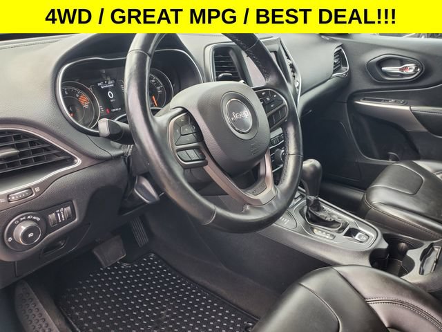 Used 2020 Jeep Cherokee Latitude Plus w/ Cold Weather Group AWD/4WD image 11