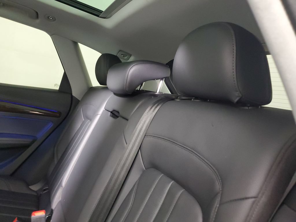 Used 2020 Audi Q5 Prestige w/ Prestige Package AWD/4WD image 13