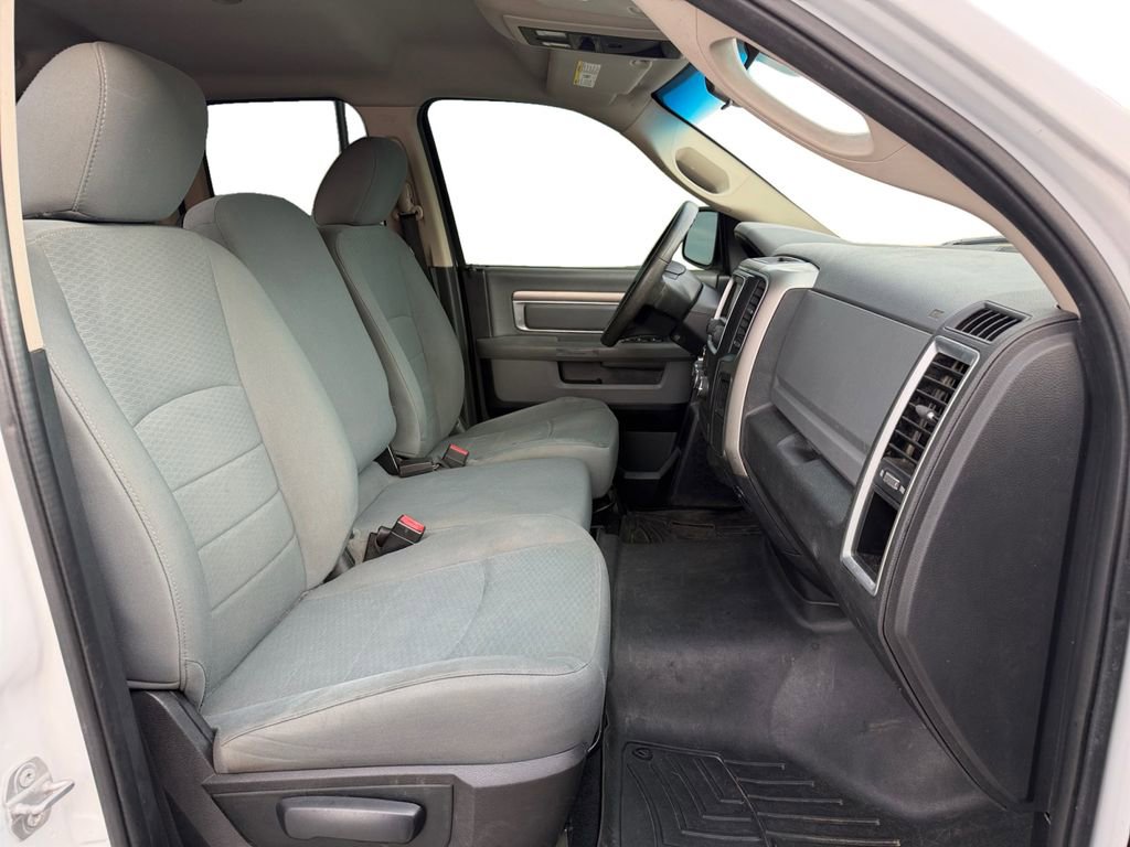 Used 2017 RAM 1500 Classic SLT AWD/4WD image 21