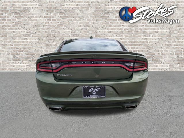 Used 2020 Dodge Charger SXT w/ Plus Group RWD image 5